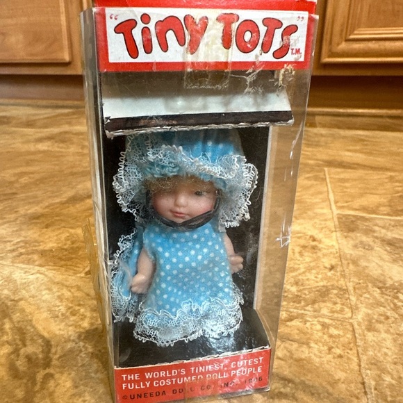 Vintage 1966 Mini Doll ‘Tiny Tots’ Pocket Size with original box 
By Uneeda - Picture 10 of 16